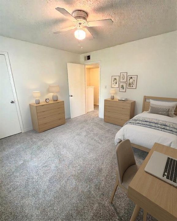For Sale: $149,900 (2 beds, 1 baths, 896 Square Feet)