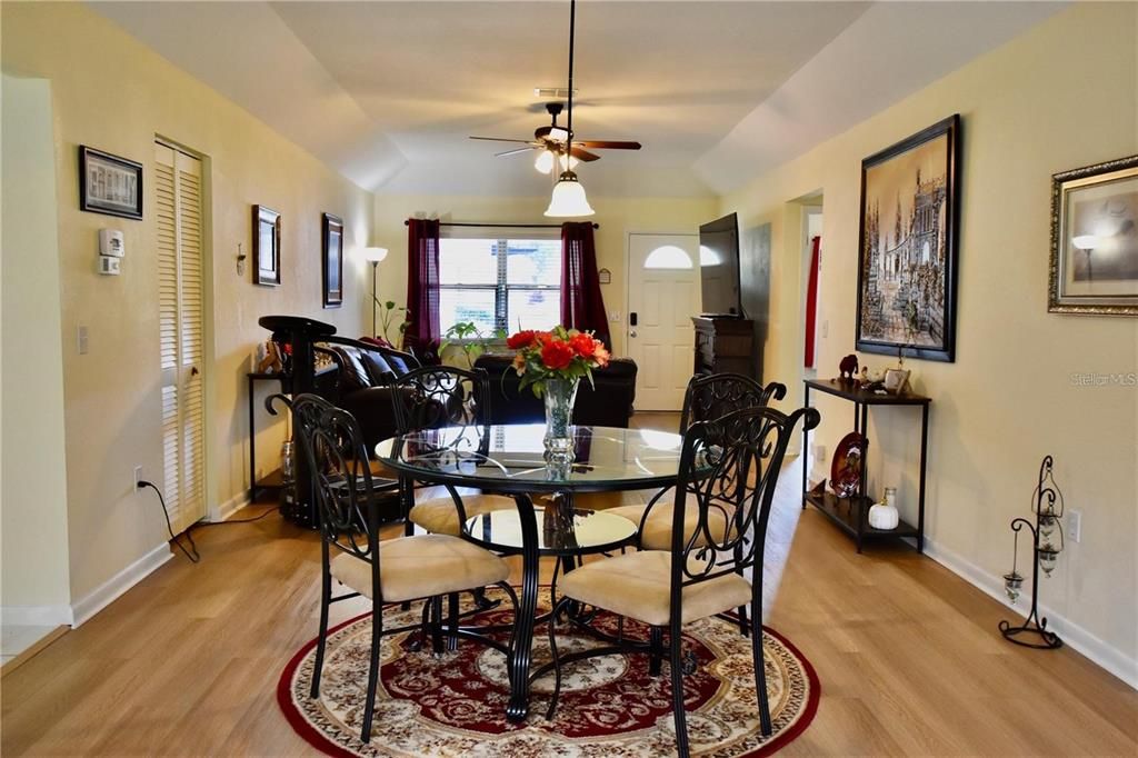 В аренду: $2,060 (2 спален, 2 ванн, 1193 Квадратных фут)