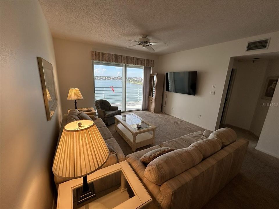 For Rent: $2,900 (2 beds, 2 baths, 1145 Square Feet)