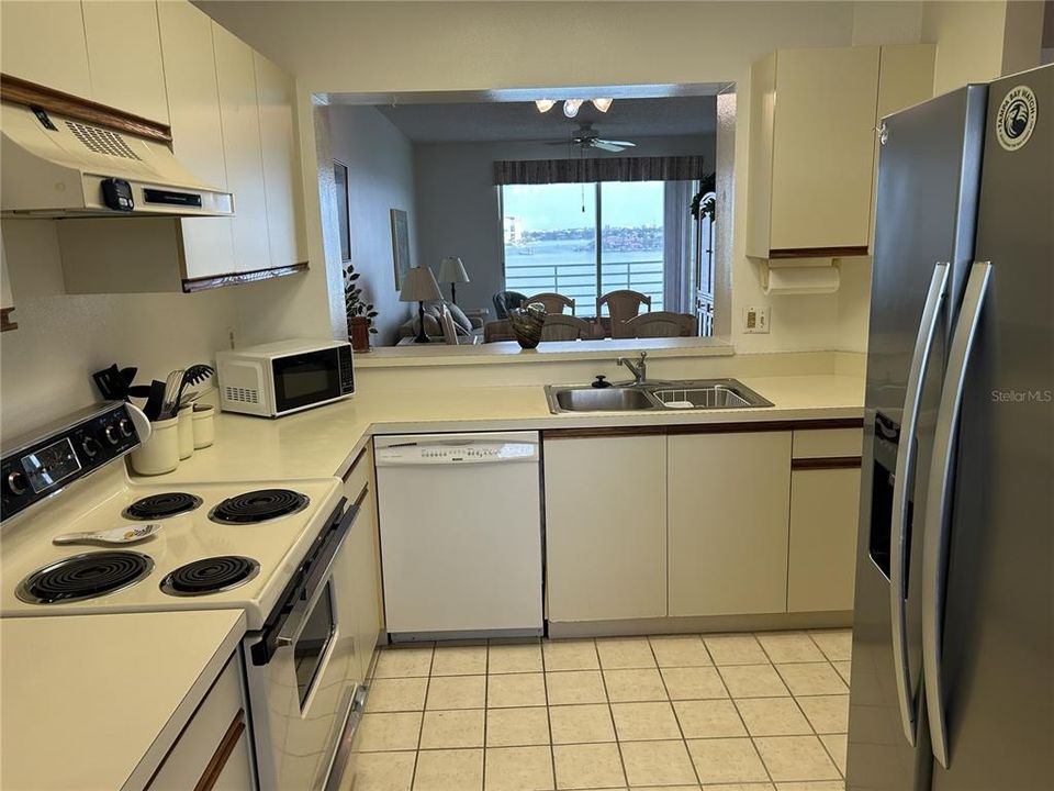 For Rent: $2,900 (2 beds, 2 baths, 1145 Square Feet)