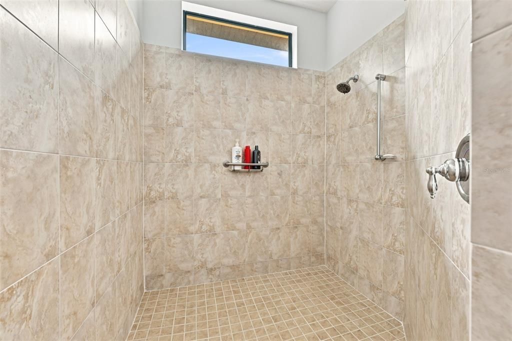 En Venta: $389,000 (3 camas, 2 baños, 1913 Pies cuadrados)