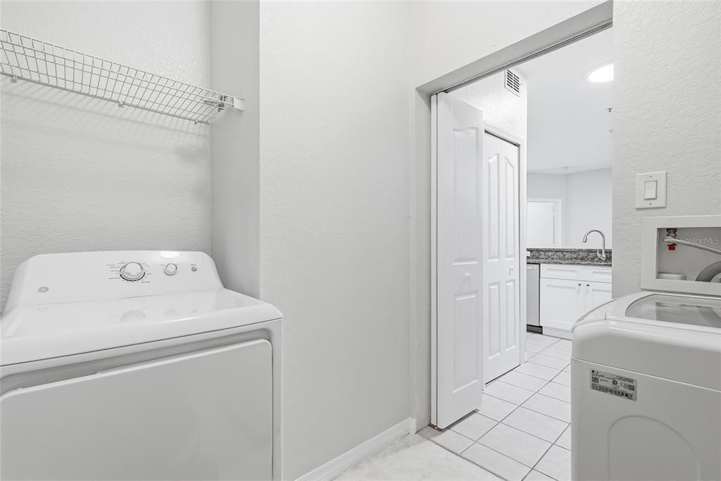 В аренду: $1,650 (2 спален, 2 ванн, 1068 Квадратных фут)