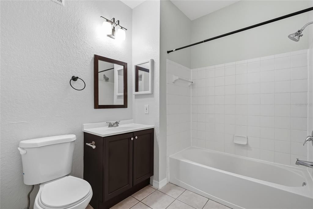 В аренду: $1,650 (2 спален, 2 ванн, 1068 Квадратных фут)
