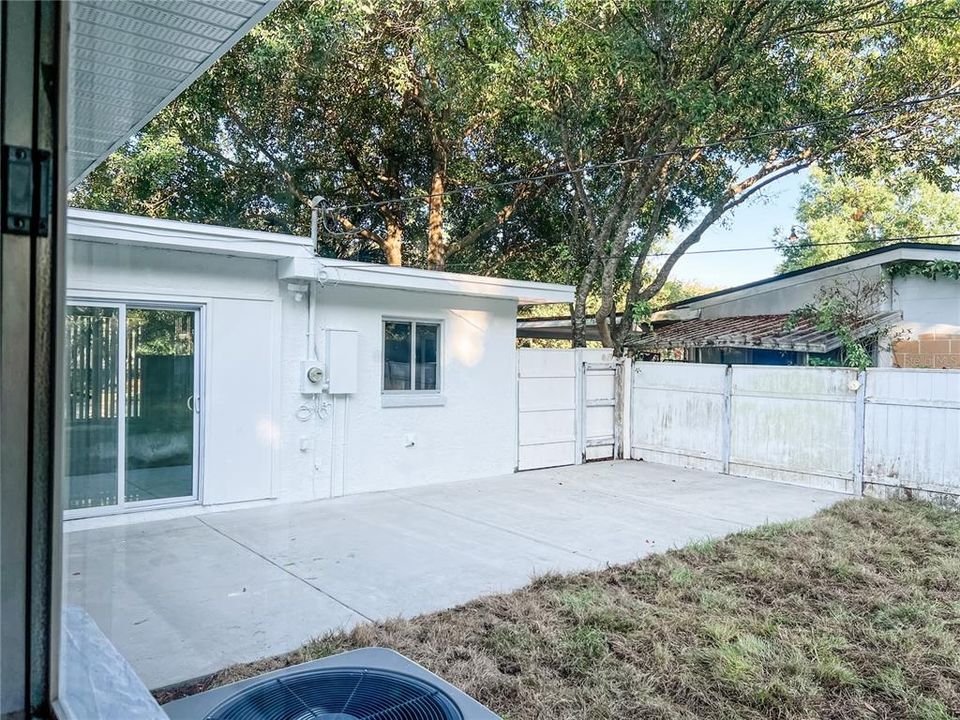 For Rent: $2,490 (3 beds, 1 baths, 1061 Square Feet)