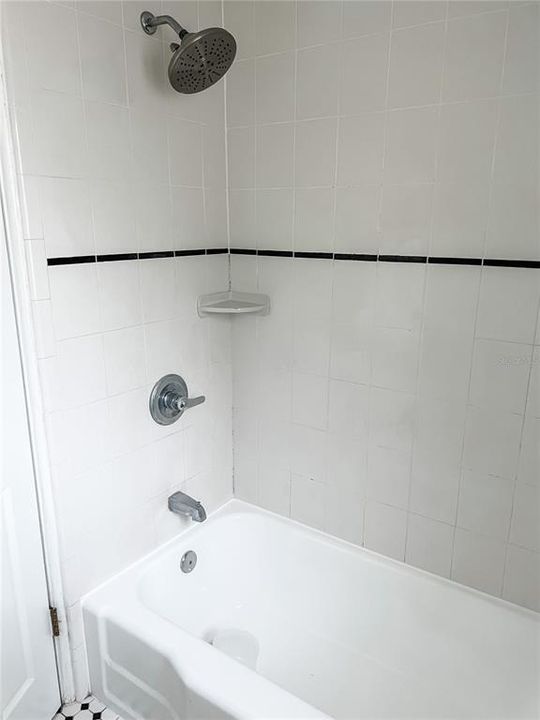 For Rent: $2,490 (3 beds, 1 baths, 1061 Square Feet)