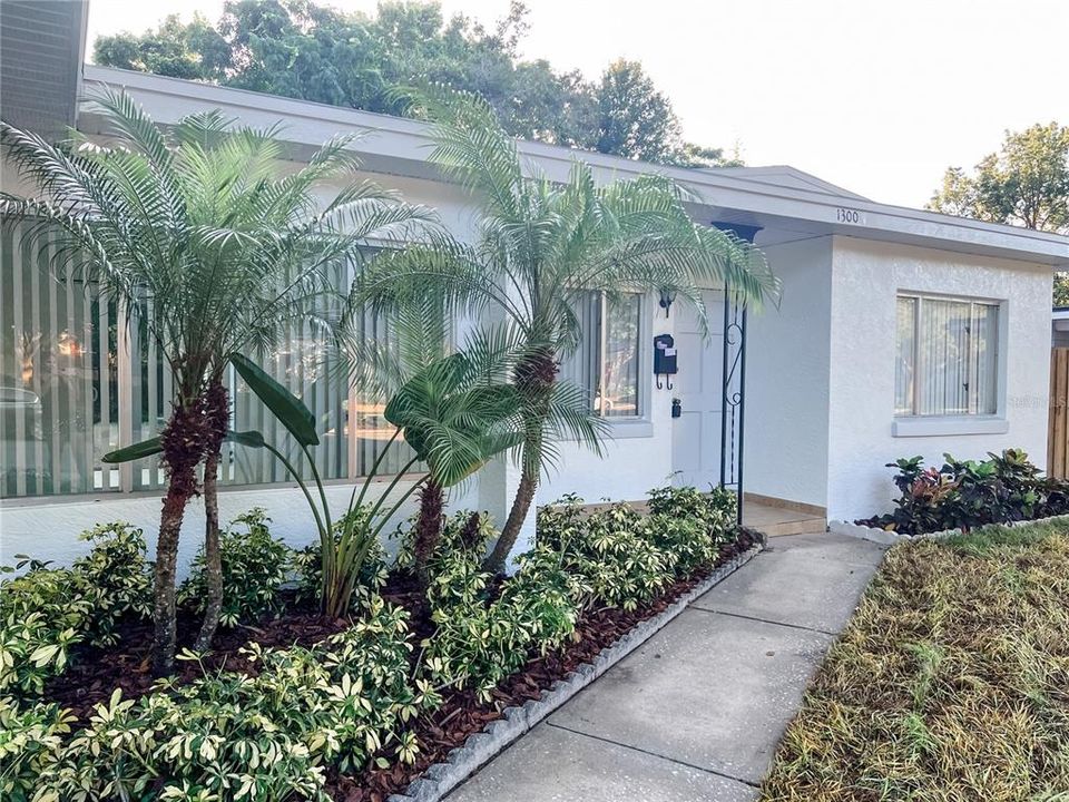 For Rent: $2,490 (3 beds, 1 baths, 1061 Square Feet)
