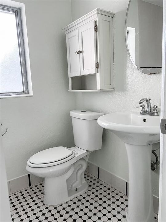 For Rent: $2,490 (3 beds, 1 baths, 1061 Square Feet)