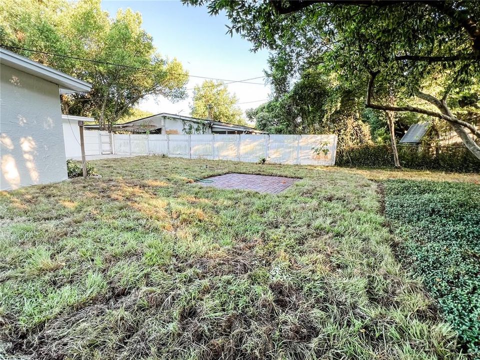 For Rent: $2,490 (3 beds, 1 baths, 1061 Square Feet)