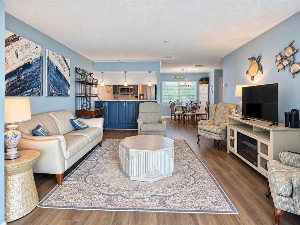 For Sale: $225,000 (2 beds, 2 baths, 1524 Square Feet)