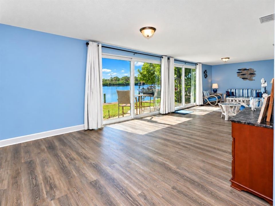 For Sale: $225,000 (2 beds, 2 baths, 1524 Square Feet)