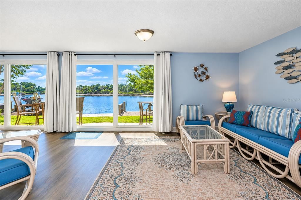 For Sale: $225,000 (2 beds, 2 baths, 1524 Square Feet)