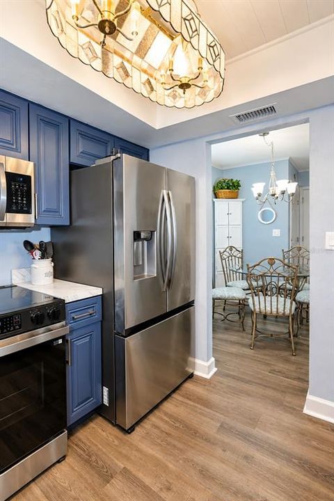 For Sale: $225,000 (2 beds, 2 baths, 1524 Square Feet)