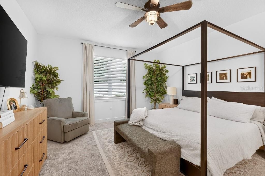 For Sale: $489,900 (4 beds, 2 baths, 2054 Square Feet)