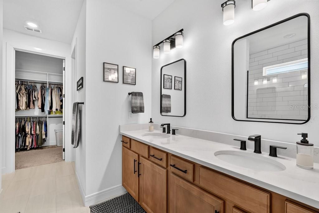 For Sale: $489,900 (4 beds, 2 baths, 2054 Square Feet)