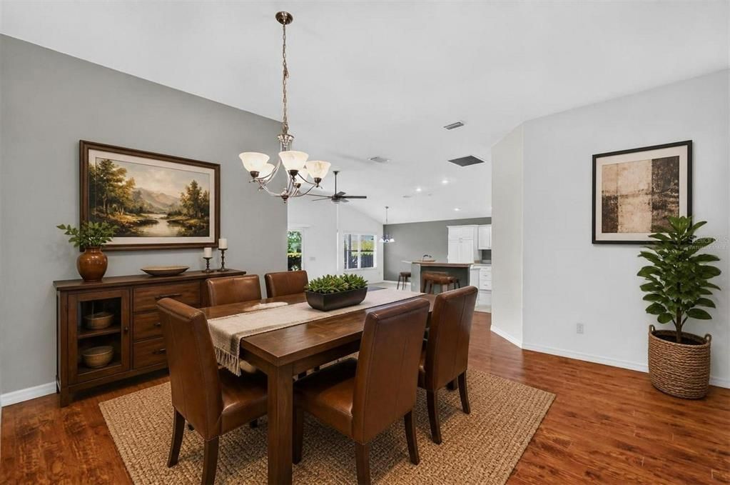 En Venta: $435,000 (3 camas, 2 baños, 1689 Pies cuadrados)
