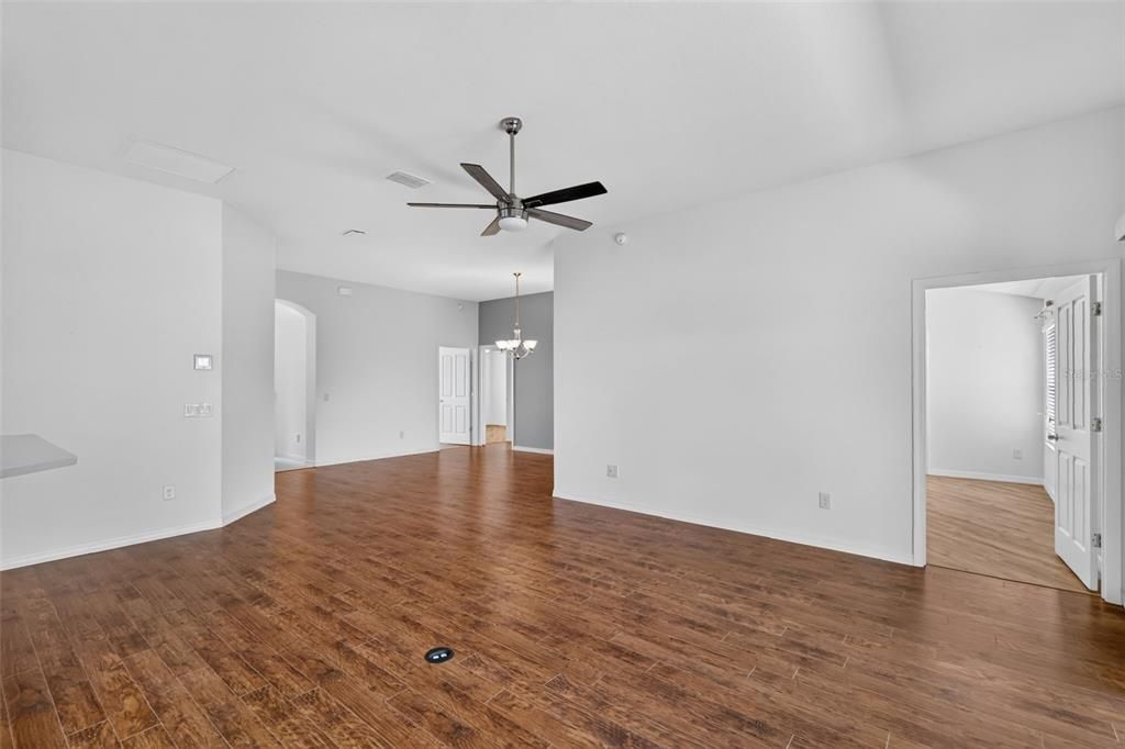 En Venta: $435,000 (3 camas, 2 baños, 1689 Pies cuadrados)