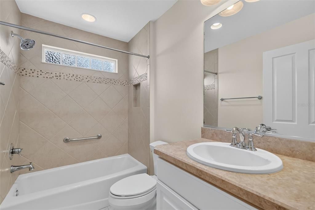 En Venta: $435,000 (3 camas, 2 baños, 1689 Pies cuadrados)