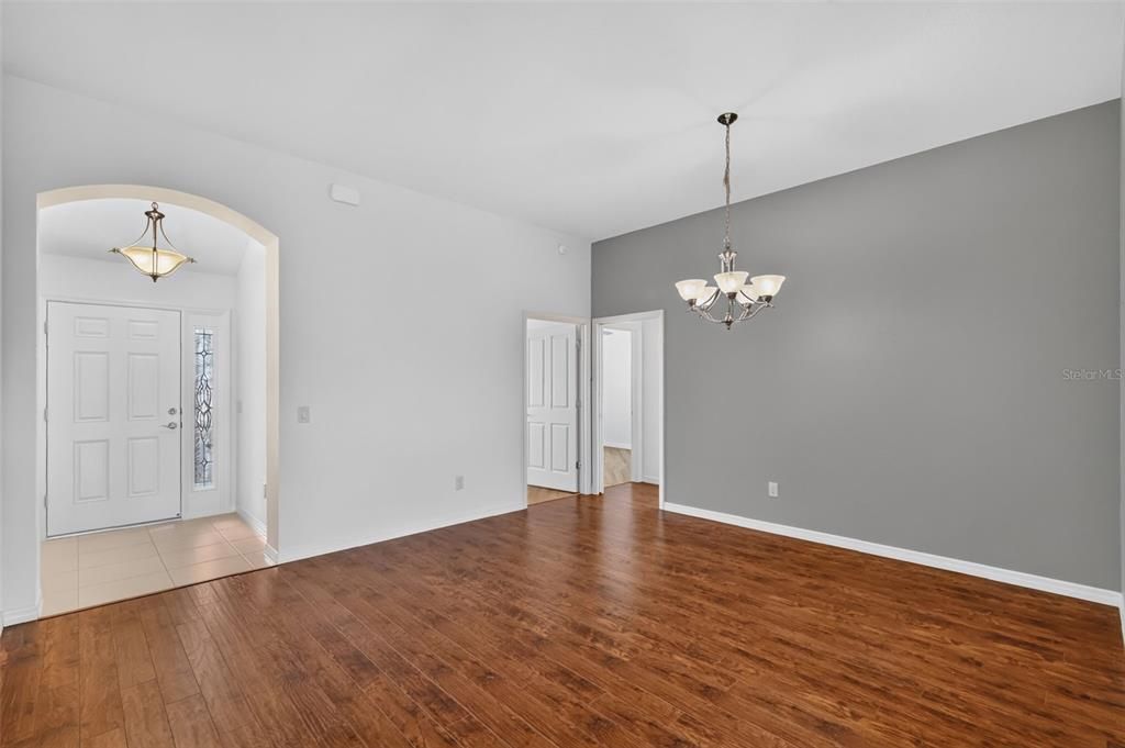 En Venta: $435,000 (3 camas, 2 baños, 1689 Pies cuadrados)