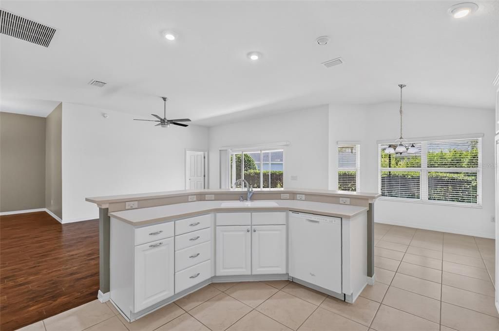 En Venta: $435,000 (3 camas, 2 baños, 1689 Pies cuadrados)