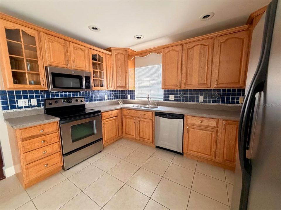 For Sale: $189,900 (2 beds, 1 baths, 1150 Square Feet)