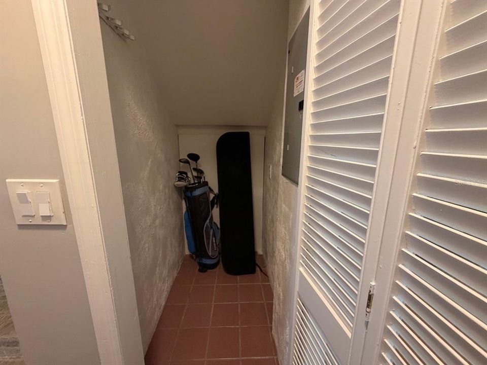 For Sale: $189,900 (2 beds, 1 baths, 1150 Square Feet)