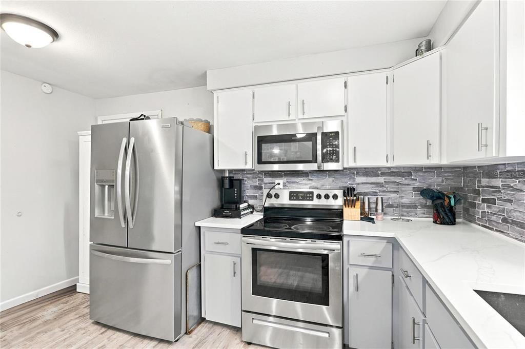 En Venta: $483,997 (4 camas, 2 baños, 2476 Pies cuadrados)