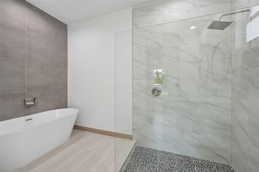 For Sale: $349,000 (3 beds, 2 baths, 1496 Square Feet)