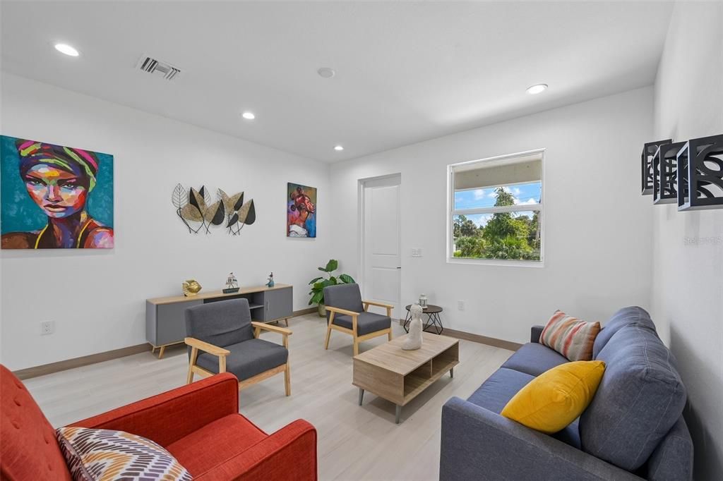 For Sale: $349,000 (3 beds, 2 baths, 1496 Square Feet)