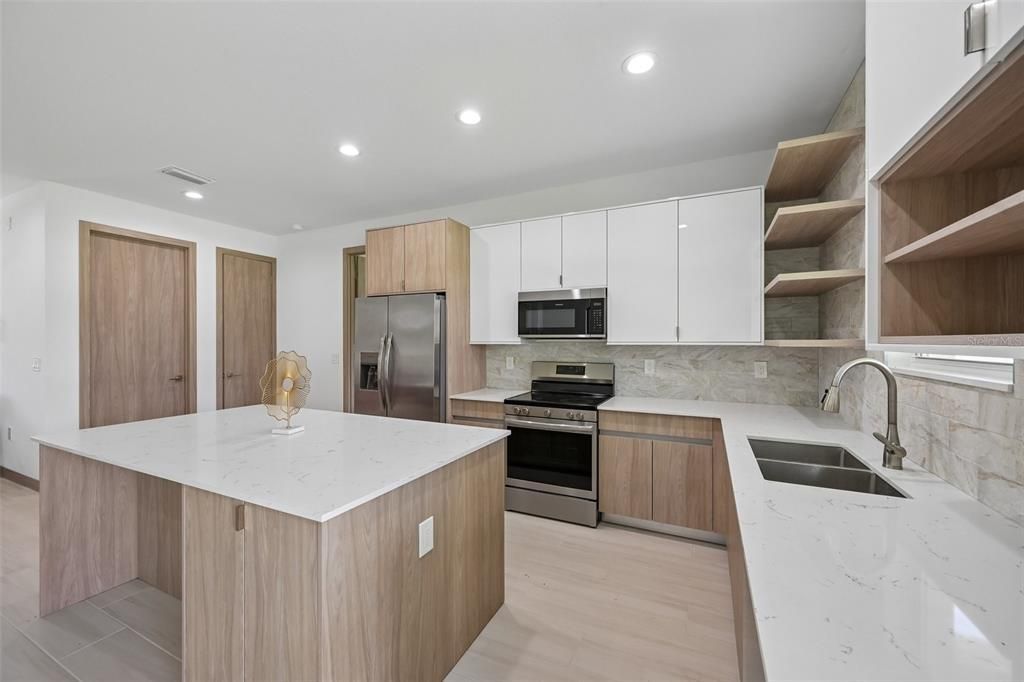 For Sale: $349,000 (3 beds, 2 baths, 1496 Square Feet)