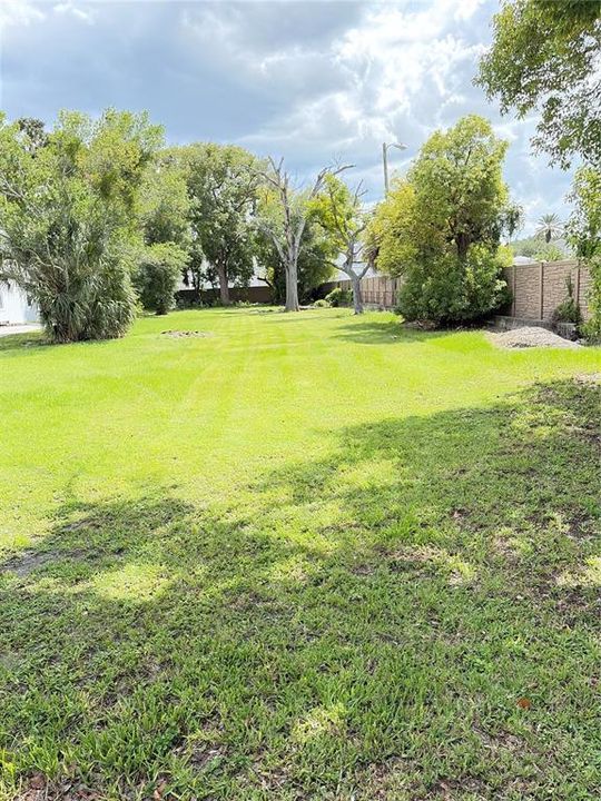 На продажу: $599,999 (0.25 acres)