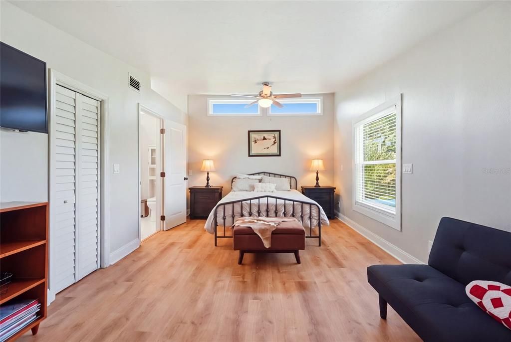 For Sale: $915,000 (3 beds, 2 baths, 1577 Square Feet)