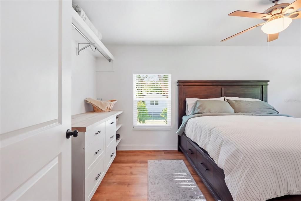 For Sale: $915,000 (3 beds, 2 baths, 1577 Square Feet)