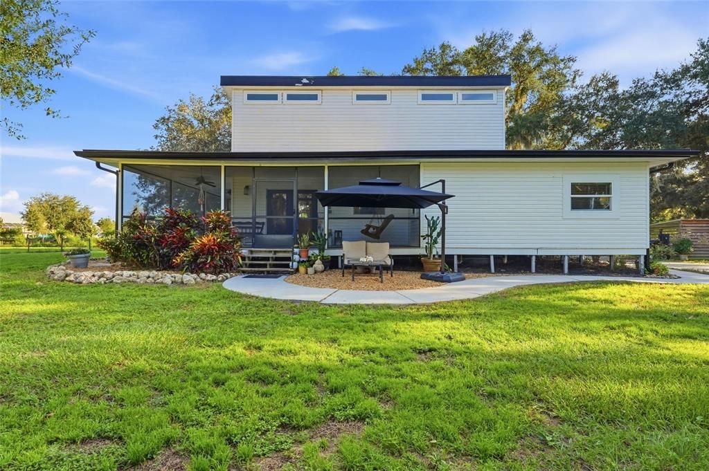 For Sale: $915,000 (3 beds, 2 baths, 1577 Square Feet)