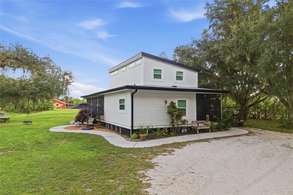 For Sale: $915,000 (3 beds, 2 baths, 1577 Square Feet)