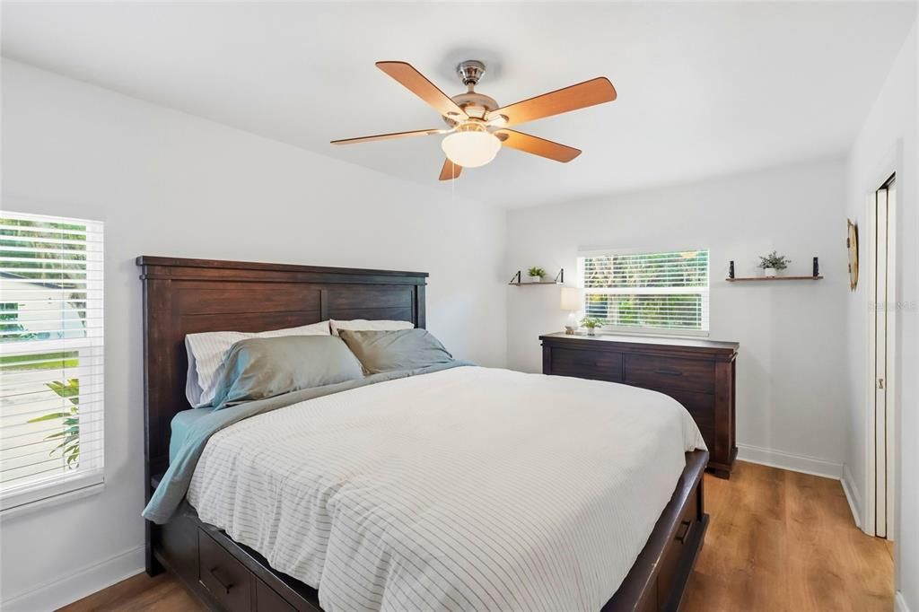 For Sale: $915,000 (3 beds, 2 baths, 1577 Square Feet)