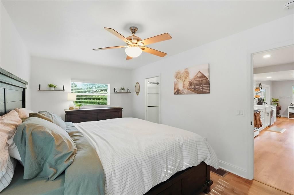 For Sale: $915,000 (3 beds, 2 baths, 1577 Square Feet)