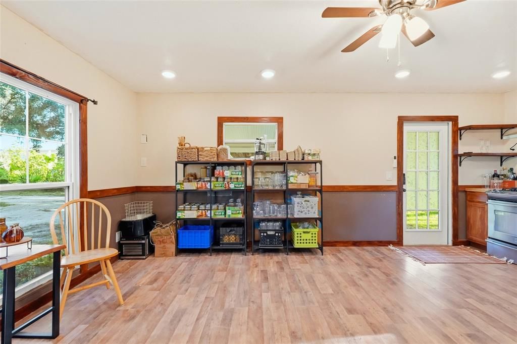 For Sale: $915,000 (3 beds, 2 baths, 1577 Square Feet)