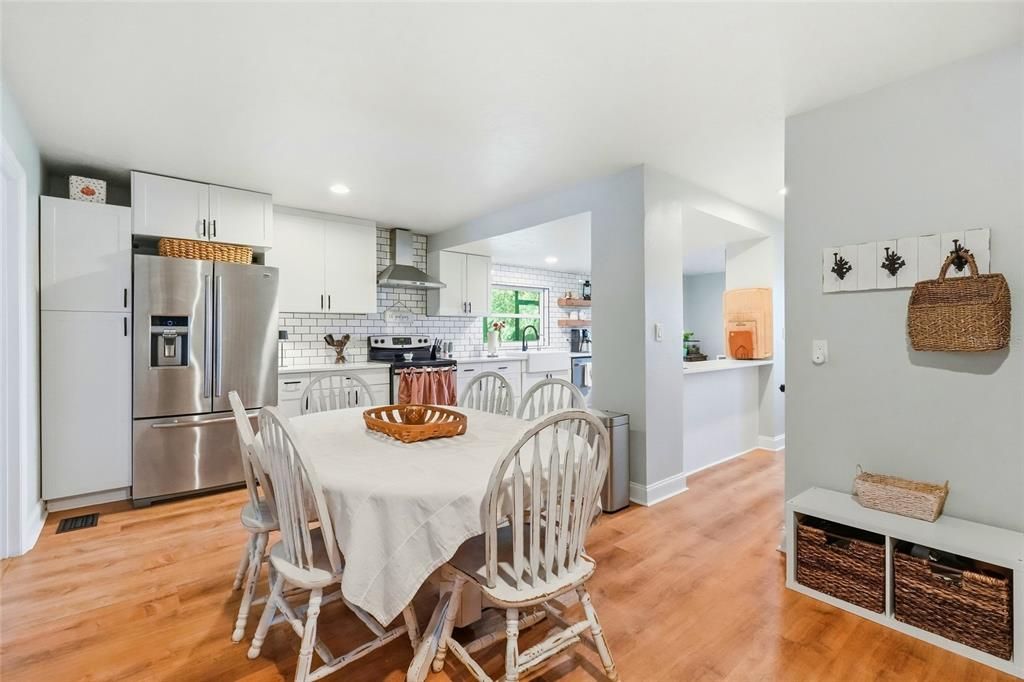 For Sale: $915,000 (3 beds, 2 baths, 1577 Square Feet)