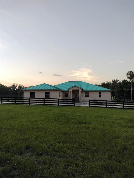 For Sale: $2,000,000 (4 beds, 3 baths, 4706 Square Feet)
