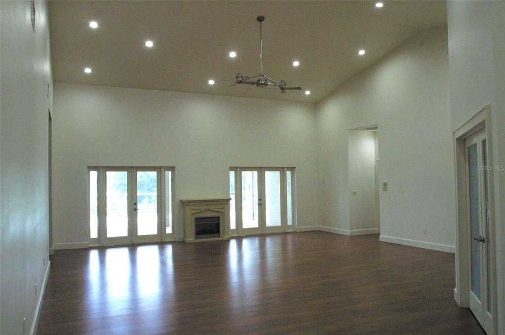 For Sale: $2,000,000 (4 beds, 3 baths, 4706 Square Feet)