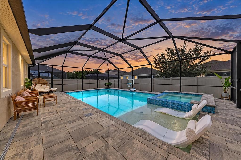 En Venta: $599,999 (3 camas, 2 baños, 1990 Pies cuadrados)