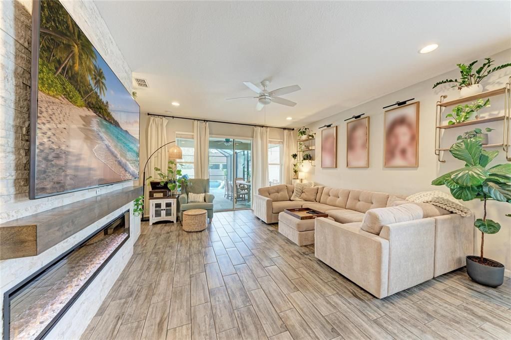 En Venta: $599,999 (3 camas, 2 baños, 1990 Pies cuadrados)