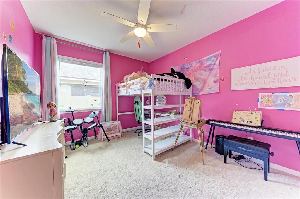En Venta: $599,999 (3 camas, 2 baños, 1990 Pies cuadrados)