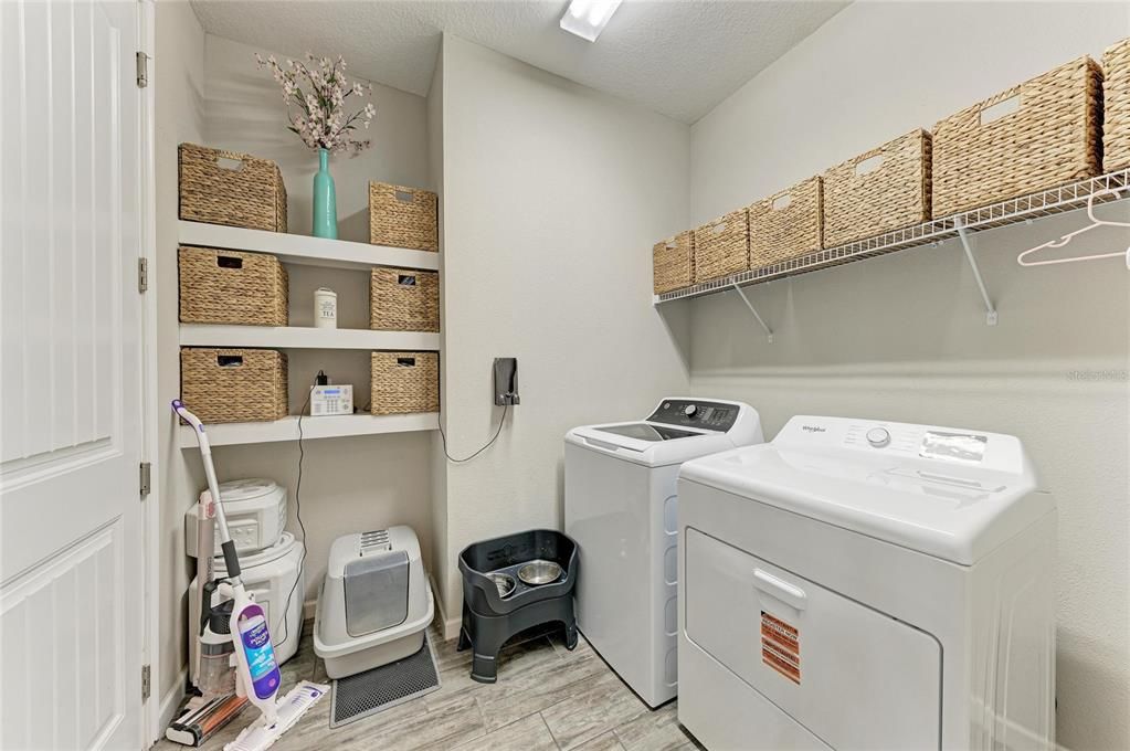 En Venta: $599,999 (3 camas, 2 baños, 1990 Pies cuadrados)