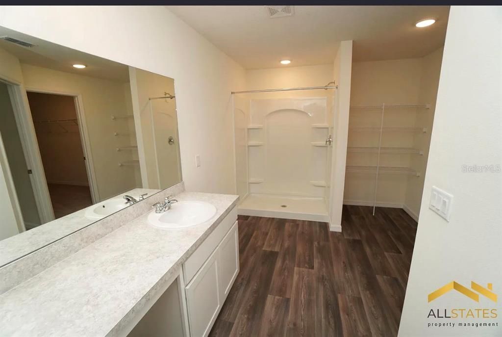 В аренду: $1,995 (4 спален, 2 ванн, 2140 Квадратных фут)
