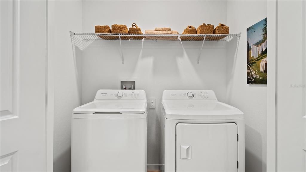 For Sale: $299,940 (3 beds, 2 baths, 1423 Square Feet)