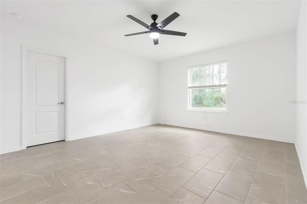 En Venta: $359,900 (4 camas, 2 baños, 2051 Pies cuadrados)