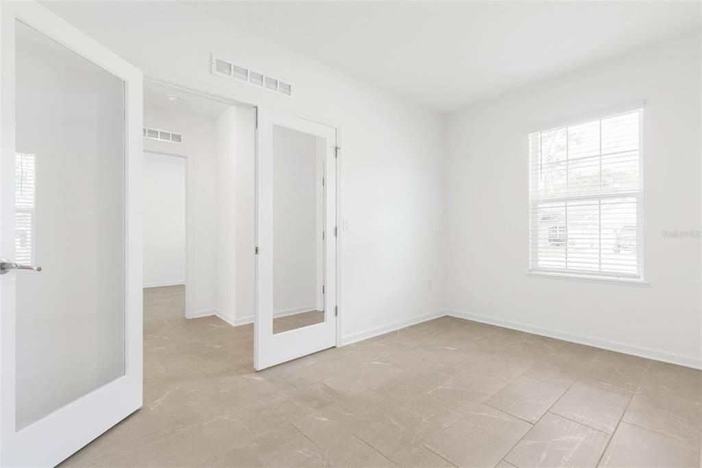En Venta: $359,900 (4 camas, 2 baños, 2051 Pies cuadrados)