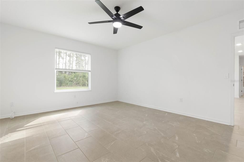 En Venta: $359,900 (4 camas, 2 baños, 2051 Pies cuadrados)