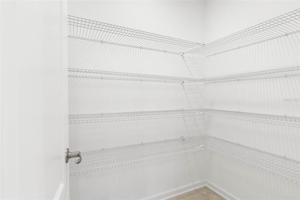 En Venta: $359,900 (4 camas, 2 baños, 2051 Pies cuadrados)
